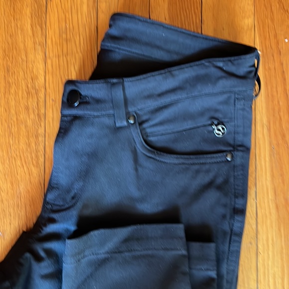 Lululemon Black 5 pocket pants. No tag. Approximately size 2-4. About size 27. - Picture 5 of 5